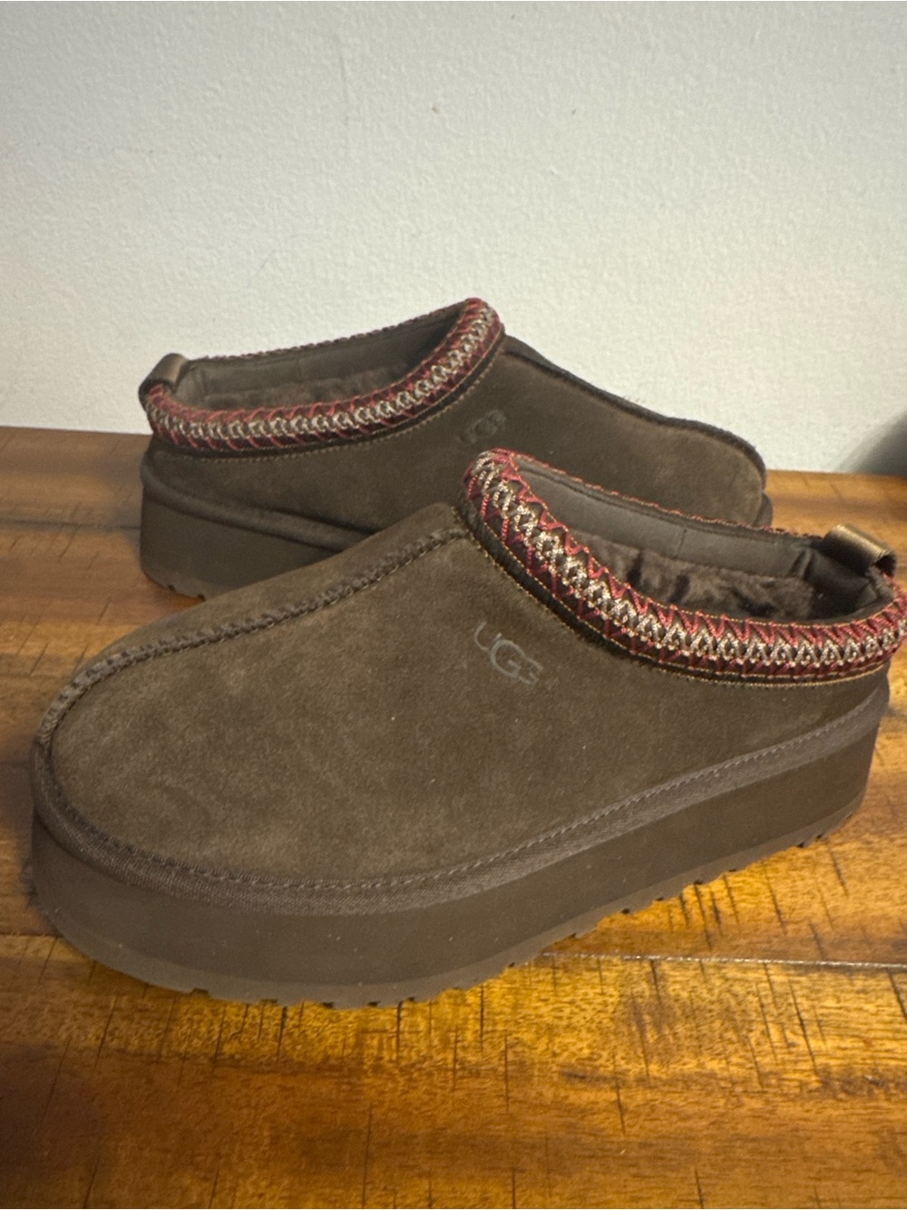 NWT UGG Women's Tazz II Platform Slippers Size 7 Style 1174471 Chocolate Suede